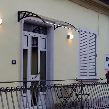 Alojamento de Acomodação e Pequeno-almoço Al Cortile 3*